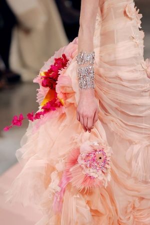 Pictures of feathers - Luscious blog - feathers on the catwalk.jpg